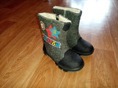 Лот: 20066485. Фото: 1. Валенки детские р.28. Валенки, угги, унты