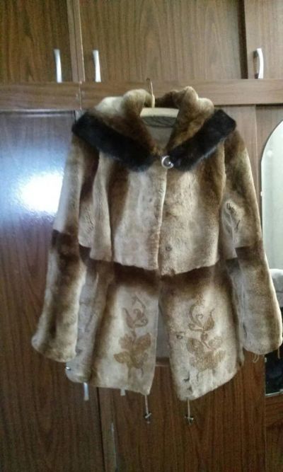 Лот: 8838444. Фото: 1. Шубка бобер 46 размера. Читаем... Верхняя одежда
