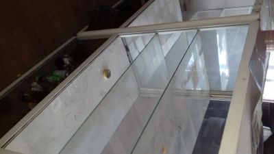 Лот: 17538562. Фото: 1. Стеллажи стеклянные 3 штуки. Торговое