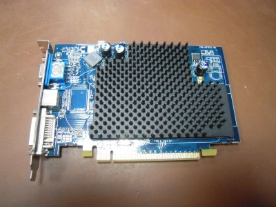 Лот: 14547197. Фото: 1. Видеокарта PCI-E Radeon X1300... Видеокарты
