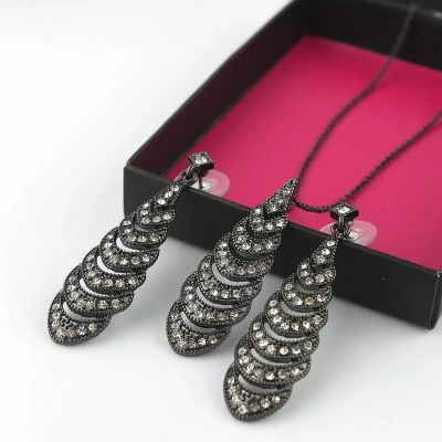 Лот: 4855390. Фото: 1. Серьги Avon +подвеска набор. Серьги, каффы