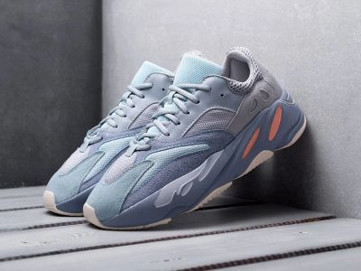 Лот: 16985360. Фото: 1. Кроссовки Adidas Yeezy Boost 700... Кеды, кроссовки, слипоны