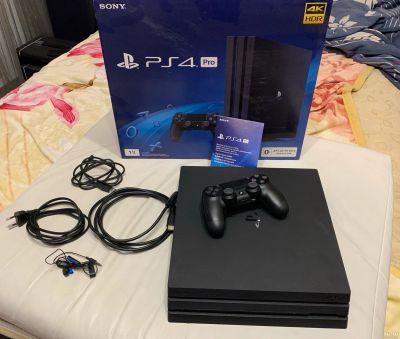 Лот: 15227413. Фото: 1. SONY Playstation 4 pro 1TB (CUH-7208B... Игры для консолей