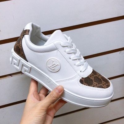 Лот: 15507479. Фото: 1. Новые кроссовки Louis Vuitton... Кеды, кроссовки, слипоны