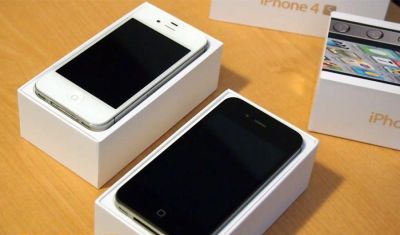 Лот: 9555636. Фото: 1. iPhone 4s 8gb black и white 2шт... Смартфоны