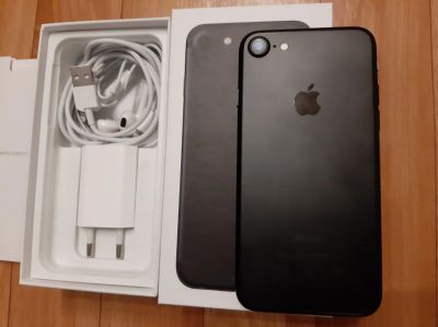 Лот: 14859062. Фото: 1. iPhone 7 32gb black. Смартфоны