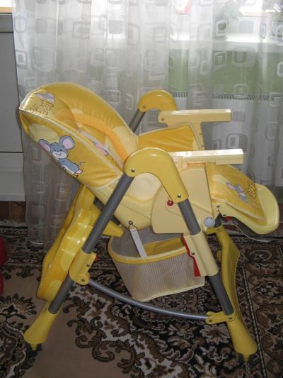 Лот: 5096033. Фото: 1. Стульчик для кормления. Стульчики для кормления