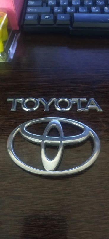 Лот: 20891884. Фото: 1. Эмблема (шильдик) Toyota. Кузов