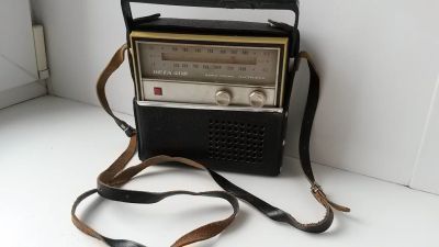 Лот: 6024984. Фото: 1. Радиоприемник Вега 402 в кожанном... Предметы интерьера и быта