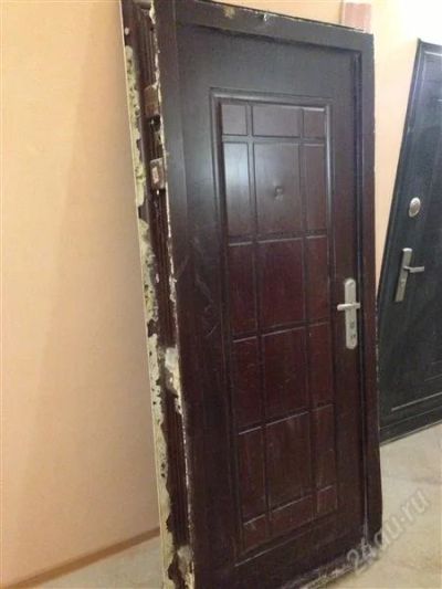 Лот: 2525112. Фото: 1. Дверь стальная с рубля. Двери входные