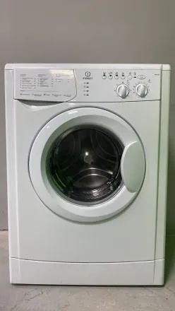 Лот: 21012618. Фото: 1. стиральная машина Indesit бу код... Стиральные машины