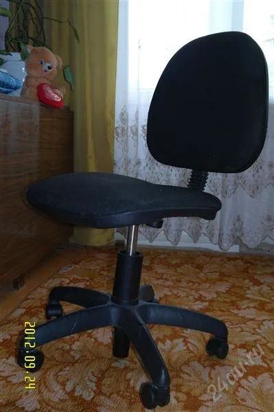 Лот: 2119938. Фото: 1. стул компьютерный. Столы, стулья, обеденные группы