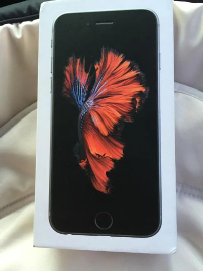 Лот: 7669779. Фото: 1. iPhone 6s space gray 16 Gb. Смартфоны