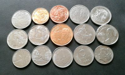 Лот: 16478016. Фото: 1. Бразилия. 15 монет - одним лотом... Наборы монет