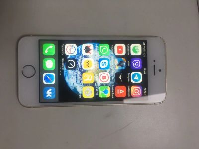 Лот: 14064731. Фото: 1. Iphone se. Смартфоны