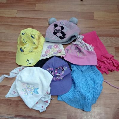 Лот: 20854510. Фото: 1. Шапки на 2 года. Головные уборы