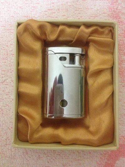Лот: 3603725. Фото: 1. Зажигалка. Зажигалки, спички, пепельницы