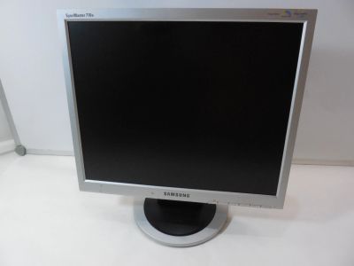 Лот: 14857903. Фото: 1. Samsung SyncMaster 710N (19 дюймов... ЖК-мониторы