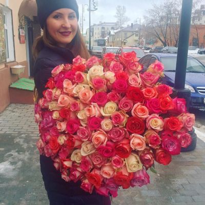 Лот: 6865575. Фото: 1. Фирменный букет от Радуги Цветов... Свежие цветы