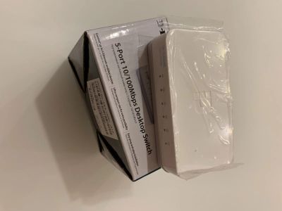 Лот: 17279700. Фото: 1. Свич коммутатор d-link новый. Коммутаторы