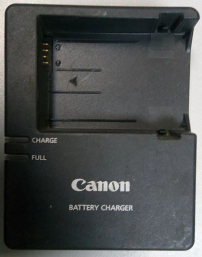 Лот: 10674063. Фото: 1. Зарядное устройство Canon LC-E8E... Аккумуляторы, зарядные