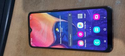 Лот: 20656382. Фото: 1. Samsung a50. Смартфоны