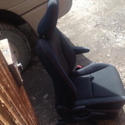 Лот: 11312367. Фото: 1. передние сидения Toyota Auris... Салон