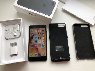 Лот: 13963472. Фото: 1. iPhone 7 Plus 128 Gb black. Смартфоны
