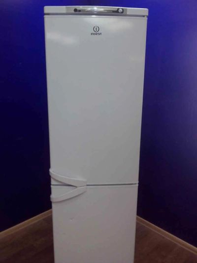 Лот: 11848280. Фото: 1. Холодильник indesit sb 200-027... Холодильники, морозильные камеры
