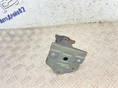 Лот: 25628552. Фото: 1. кронштейн усилителя бампера toyota... Двигатель и элементы двигателя