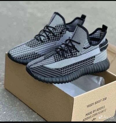 Лот: 20557047. Фото: 1. Кроссовки Adidas Yeezy Boost 350... Кеды, кроссовки, слипоны