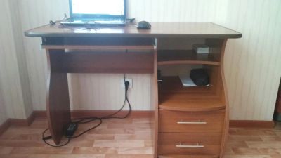 Лот: 4737288. Фото: 1. Стол для школьника. Столики, стулья, парты