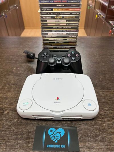 Лот: 18256620. Фото: 1. Sony PlayStation One + 28 дисков... Игровые приставки, консоли