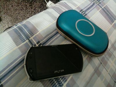 Лот: 8800016. Фото: 1. PSP go. Игровые приставки, консоли