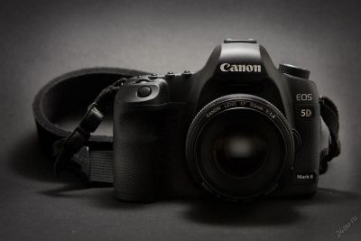 Лот: 5584505. Фото: 1. Canon 5D Mark 2 последний день... Цифровые зеркальные