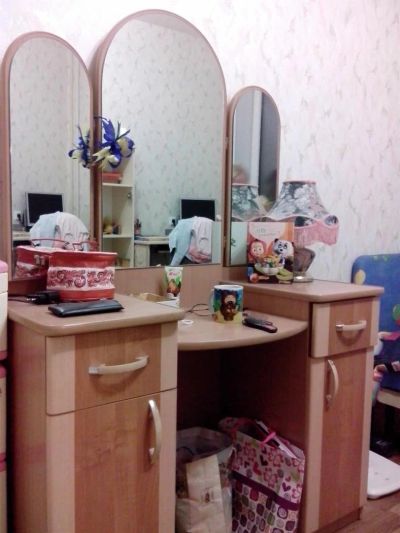 Лот: 3794217. Фото: 1. туалетный столик (трюмо). Комоды