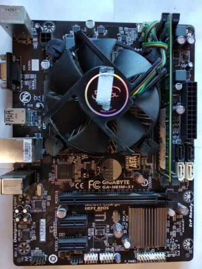 Лот: 21258015. Фото: 1. Материнская плата Gigabyte GA-H81M-S1... Материнские платы