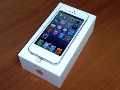 Лот: 5032835. Фото: 1. iPhone 5 16Gb белый. Смартфоны