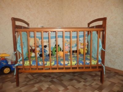 Лот: 5056219. Фото: 1. Кроватка детская(срочно... Детские кровати и кроватки
