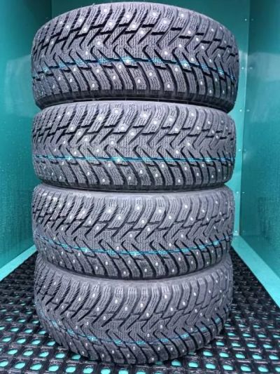 Лот: 21033615. Фото: 1. Зимняя резина 205/55 R-16 " Nokian... Шины