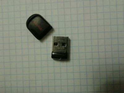 Лот: 12713504. Фото: 1. Флешка USB на 16Gb маленькая. USB-флеш карты