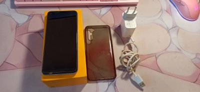 Лот: 21338618. Фото: 1. Смартфон realme 6. Смартфоны