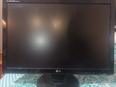 Лот: 21446211. Фото: 1. Монитор LG Flatron W2242S. ЖК-мониторы