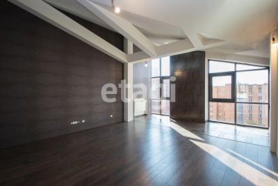 Лот: 25294614. Фото: 1. 3-комн. квартира , Красноярск... Квартиры, студии