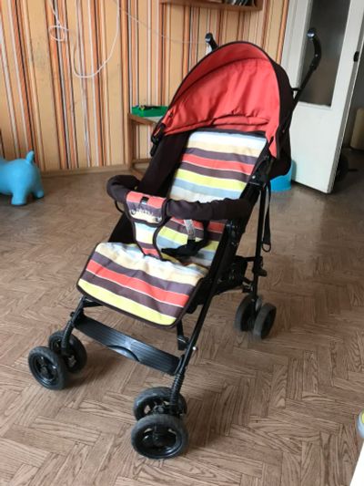 Лот: 9522325. Фото: 1. Прогулочная коляска трость Geoby. Коляски