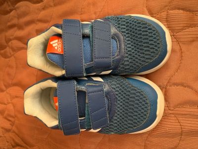 Лот: 14795698. Фото: 1. Детские кроссовки Adidas р.26. Кеды, кроссовки