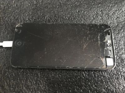 Лот: 13916132. Фото: 1. iPhone 5 black. Смартфоны