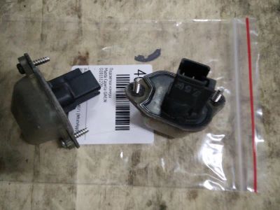 Лот: 21410147. Фото: 1. подсветка номера Mazda Demio DW3W... Двигатель и элементы двигателя