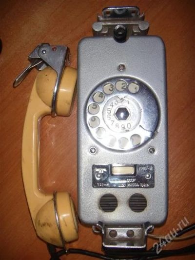 Лот: 2749297. Фото: 1. Старый телефонный аппарат. Проводные телефоны