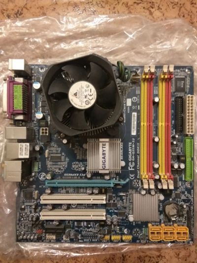 Лот: 17184631. Фото: 1. Gigabyte GA-Q35M-S2 + Intel c2d... Материнские платы